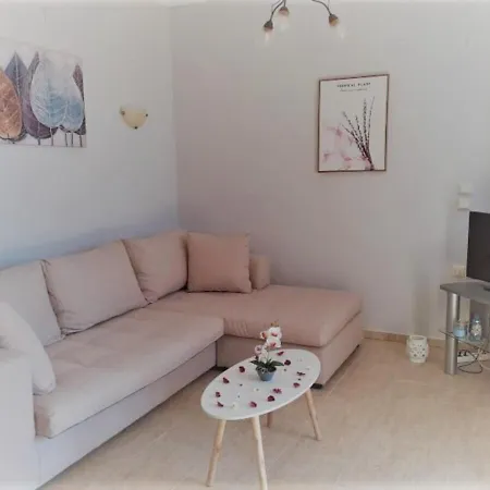 Daire Anthoula House