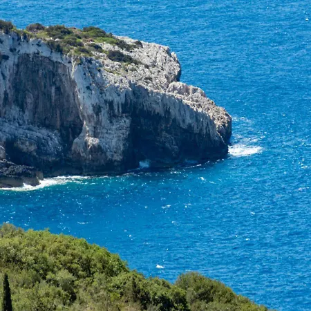 Daire Anthoula House